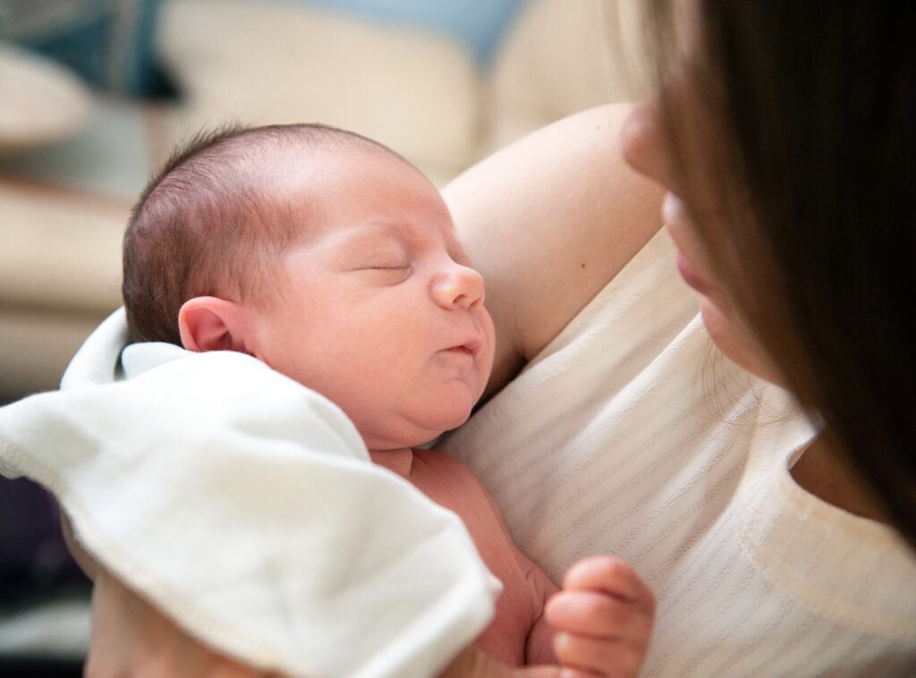 赤ちゃんの紫外線対策のすすめ
母子手帳から日光浴が消えた理由
紫外線.com　子供のための紫外線対策協会　株式会社ピーカブー